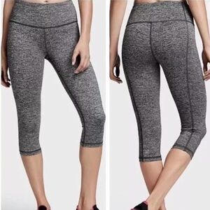 🦩 Knockout by VICTORIAS SECRET Crop Leggings VSX (🦩2 for $25)